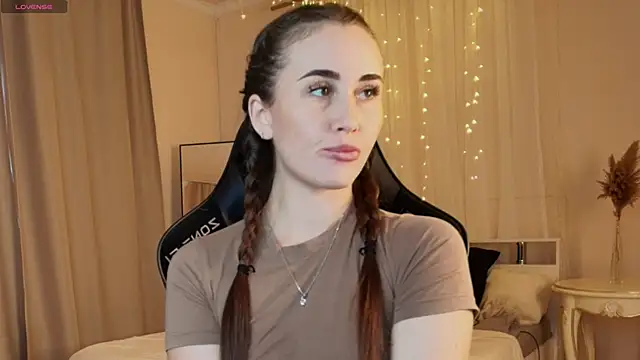  Melissa Evans  online show from 5, 11, 2025