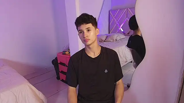 Snapshot of Eiden_Blake chatting on 10, 1, 2026 Eiden Blake online show from 10, 1, 2026