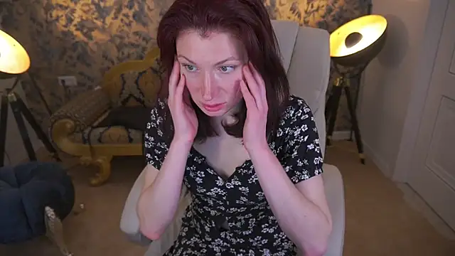 Snapshot of AmiraGoldd chatting on 22, 4, 2026 AmiraGoldd online show from 22, 4, 2026
