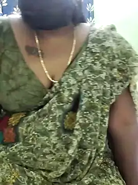 Snapshot of tam-queen1 chatting on 10, 11, 2025 tam-queen1 online show from 10, 11, 2025