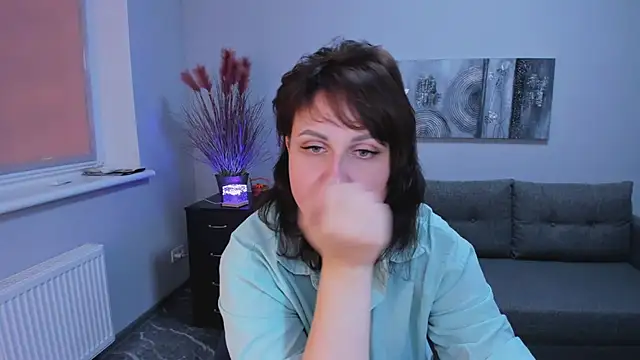 Snapshot of Helen_Rossi chatting on 6, 11, 2025 Helen Rossi online show from 6, 11, 2025