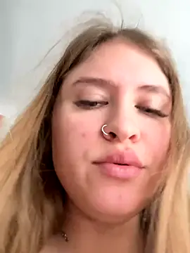 Snapshot of Eva_Renny chatting on 5, 11, 2025 Eva Renny online show from 5, 11, 2025