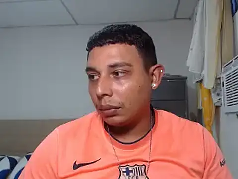 Snapshot of daniko2323 chatting on 3, 11, 2025 daniko2323 online show from 3, 11, 2025