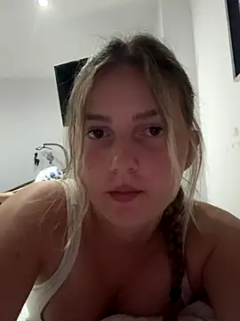 Snapshot of Ell_albescu chatting on 9, 11, 2025 Ell albescu online show from 9, 11, 2025