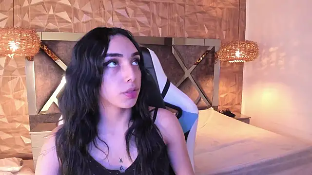 Kiara velvet   online show from 15, 4, 2026