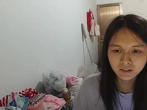 Snapshot of RebelAura chatting on 29, 5, 2026 RebelAura online show from 29, 5, 2026