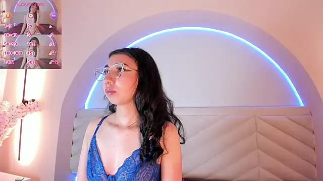 Snapshot of Isabella_Crofts chatting on 19, 5, 2026 Isabella Crofts online show from 19, 5, 2026