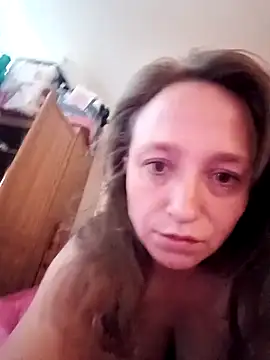 Snapshot of HotMommaCR chatting on 4, 11, 2025 HotMommaCR online show from 4, 11, 2025