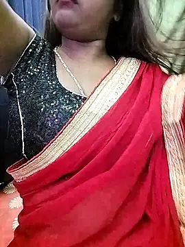 Snapshot of LoveLy-Soneya chatting on 4, 4, 2026 LoveLy-Soneya online show from 4, 4, 2026