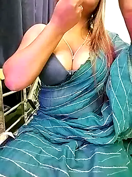 Snapshot of LoveLy-Soneya chatting on 12, 4, 2026 LoveLy-Soneya online show from 12, 4, 2026