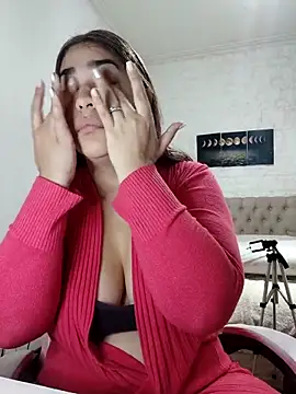 nahiarabiel33 online show from 11, 4, 2026