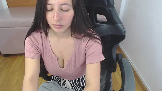 scarlett percy t online show from 11, 2, 2026