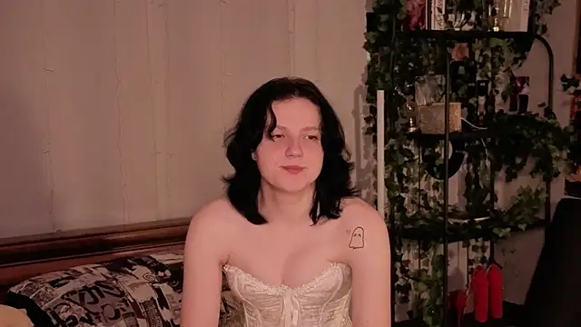 LatinaHuguenin online show from 12, 1, 2026