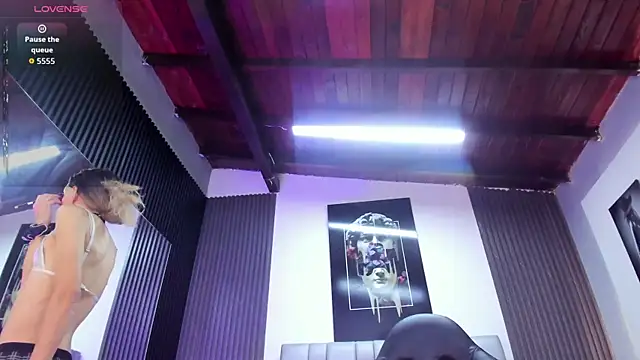 Caitlyn-Joness  online show from 1, 4, 2026