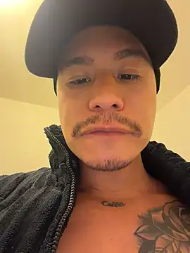 Snapshot of RaySullivan chatting on 16, 4, 2026 RaySullivan online show from 16, 4, 2026