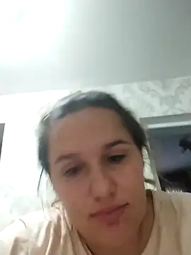 Snapshot of Laryssa2005 chatting on 5, 11, 2025 Laryssa2005 online show from 5, 11, 2025