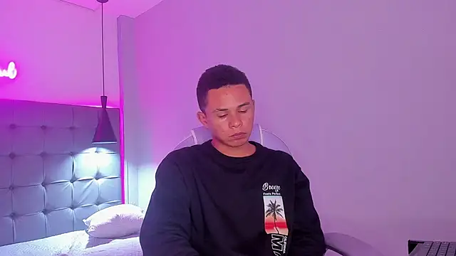 Snapshot of Liams18 chatting on 29, 11, 2025 Liams18 online show from 29, 11, 2025