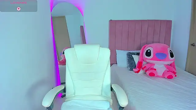 Janettcruz online show from 10, 1, 2026