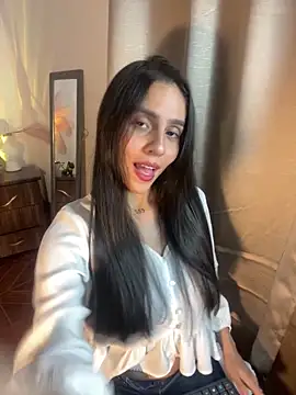 Snapshot of alisaa_jhons1 chatting on 22, 4, 2026 alisaa jhons1 online show from 22, 4, 2026