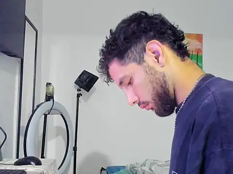 Snapshot of MoneySexMcm chatting on 5, 11, 2025 MoneySexMcm online show from 5, 11, 2025