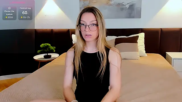 Snapshot of CindyMoriLove chatting on 26, 11, 2025 CindyMoriLove online show from 26, 11, 2025