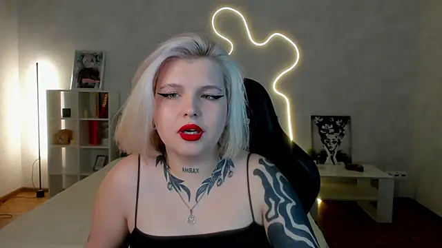 Snapshot of shadow_purr chatting on 9, 11, 2025 shadow purr online show from 9, 11, 2025