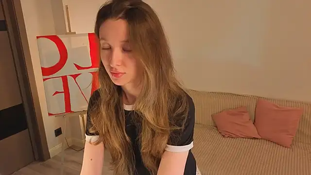 Snapshot of eirakiliana chatting on 13, 11, 2025 eirakiliana online show from 13, 11, 2025