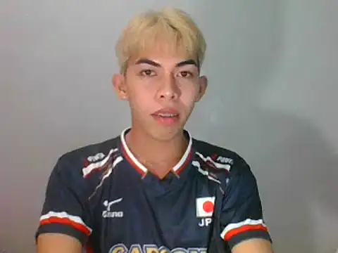 Snapshot of Urhotsilverboy chatting on 23, 5, 2026 Urhotsilverboy online show from 23, 5, 2026