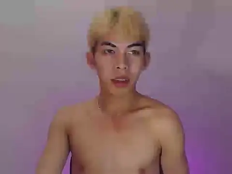 Snapshot of Urhotsilverboy chatting on 12, 6, 2026 Urhotsilverboy online show from 12, 6, 2026