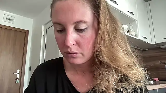 Snapshot of Ameli8 chatting on 13, 11, 2025 Ameli8 online show from 13, 11, 2025