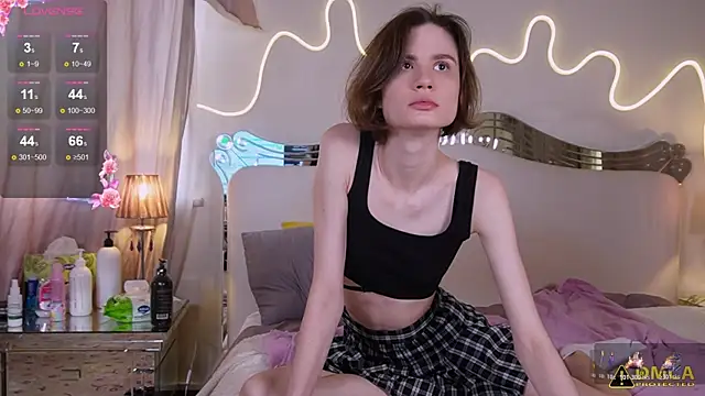 Snapshot of alicejay_ chatting on 5, 11, 2025 alicejay online show from 5, 11, 2025