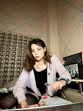 Snapshot of MiaDinA chatting on 11, 11, 2025 MiaDinA online show from 11, 11, 2025