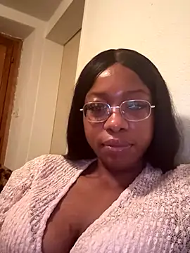 Snapshot of SwissMirelle chatting on 6, 11, 2025 SwissMirelle online show from 6, 11, 2025