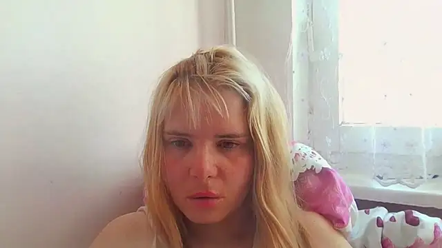 Snapshot of HornyElena chatting on 28, 4, 2026 HornyElena online show from 28, 4, 2026