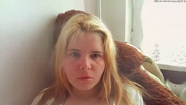 Snapshot of HornyElena chatting on 13, 5, 2026 HornyElena online show from 13, 5, 2026