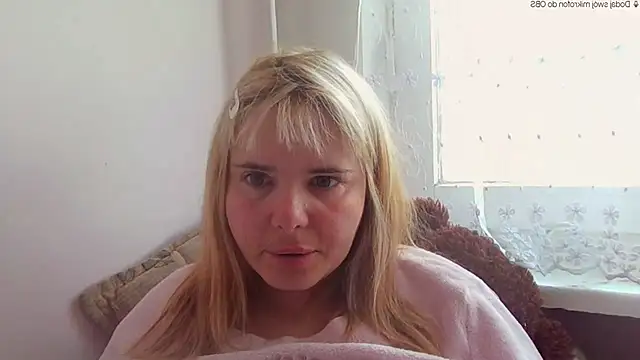 Snapshot of HornyElena chatting on 14, 5, 2026 HornyElena online show from 14, 5, 2026