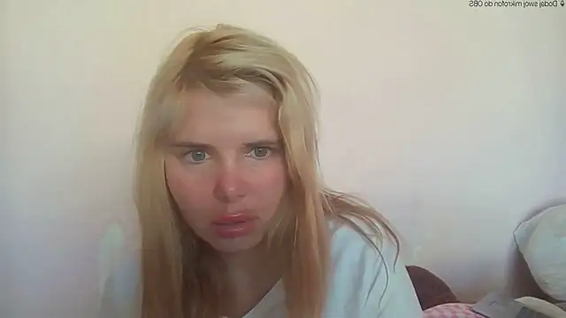Snapshot of HornyElena chatting on 27, 5, 2026 HornyElena online show from 27, 5, 2026