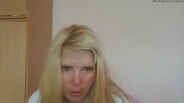 Snapshot of HornyElena chatting on 30, 5, 2026 HornyElena online show from 30, 5, 2026