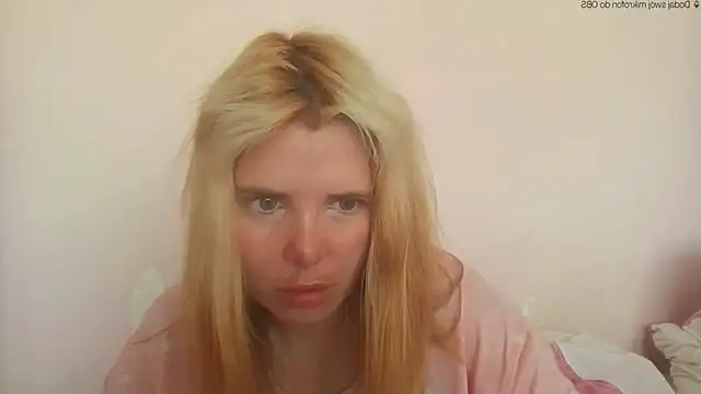 Snapshot of HornyElena chatting on 1, 6, 2026 HornyElena online show from 1, 6, 2026