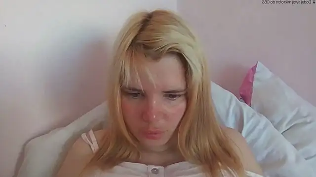Snapshot of HornyElena chatting on 2, 6, 2026 HornyElena online show from 2, 6, 2026