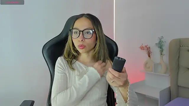 LuluuBerry online show from 22, 11, 2025