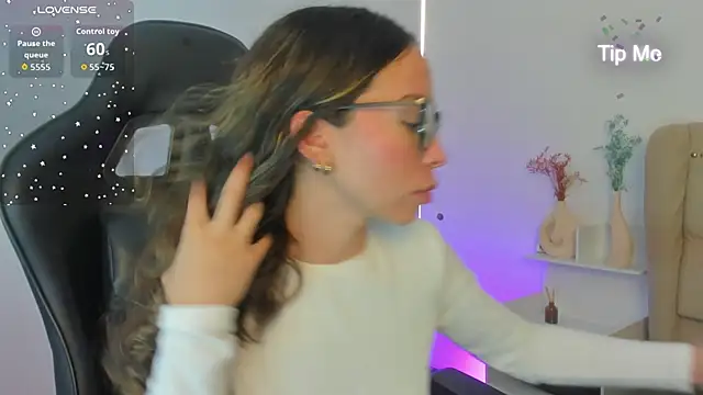 LuluuBerry online show from 24, 11, 2025