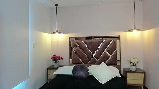 Juliette Leroyy online show from 9, 1, 2026