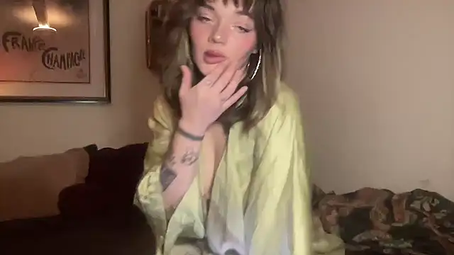 Snapshot of angelgirl98 chatting on 18, 1, 2026 angelgirl98 online show from 18, 1, 2026