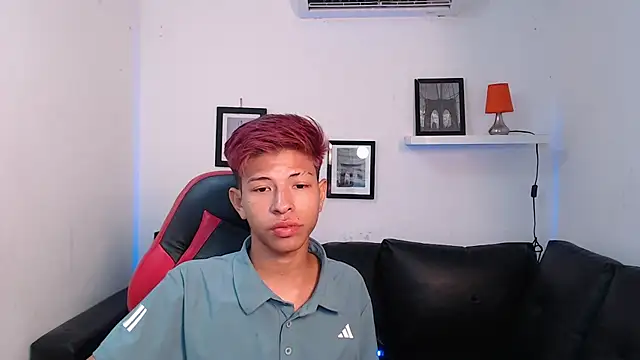 Snapshot of Tessachains_2_ chatting on 5, 11, 2025 Tessachains 2 online show from 5, 11, 2025