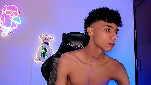 Snapshot of Quetzal_coatl_ chatting on 6, 11, 2025 Quetzal coatl online show from 6, 11, 2025