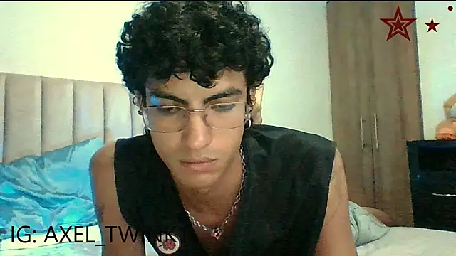 axel love13 online show from 4, 12, 2025