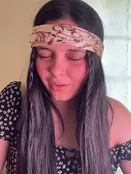 candicewest  online show from 18, 4, 2026