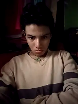 Snapshot of Luiguitw18 chatting on 8, 11, 2025 Luiguitw18 online show from 8, 11, 2025