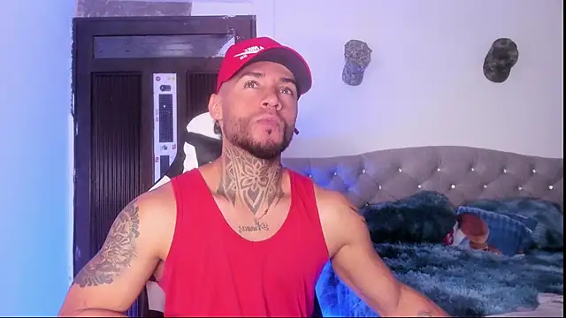 Snapshot of couple-hothot chatting on 14, 11, 2025 couple-hothot online show from 14, 11, 2025